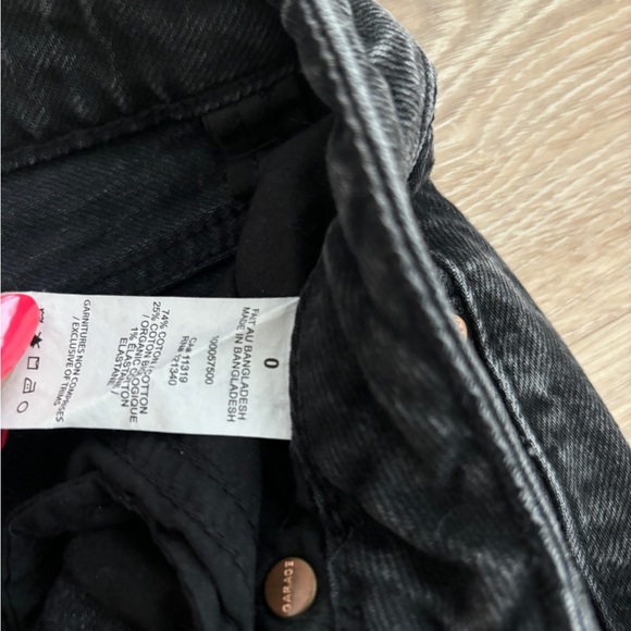 GARAGE BLACK MOM JEANS - SIZE 0 - WORN ONCE - Picture 3 of 5